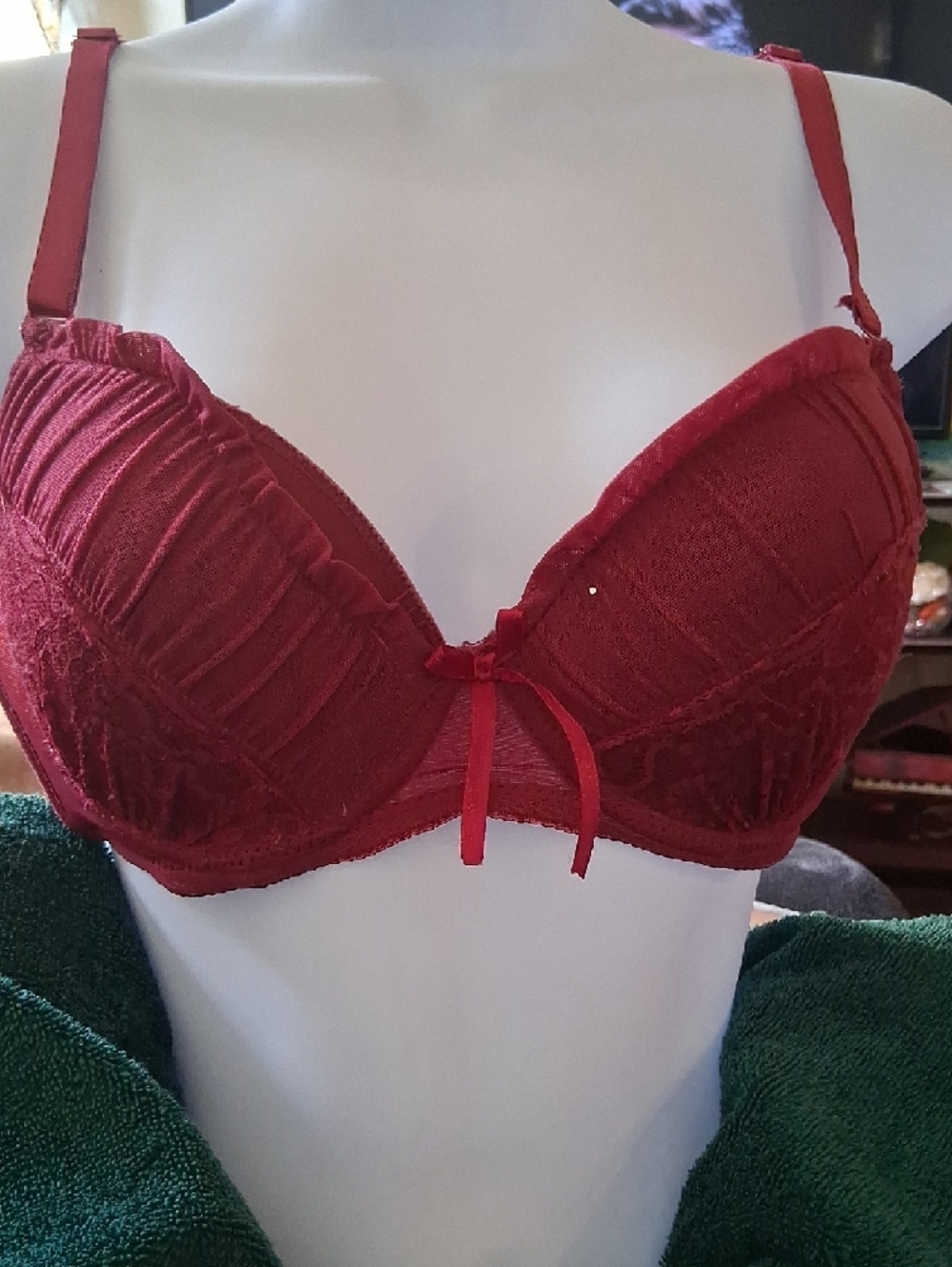 Women’s Cranberry Red Lace Bra 38B Gently Loved